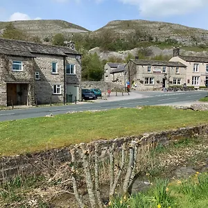 https://anglers-barn.yorkshirehotels.net